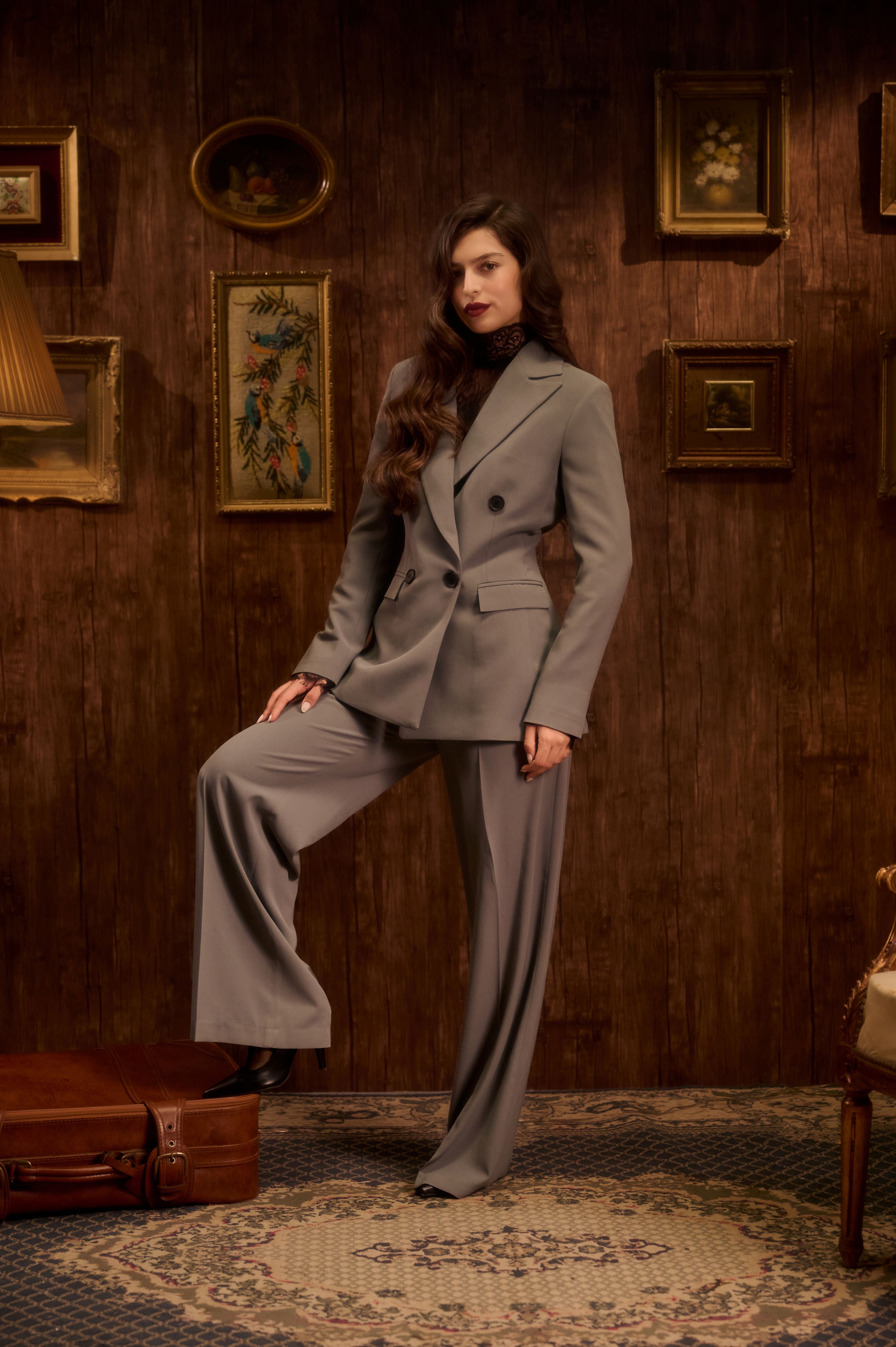 The Currer Bell Suit